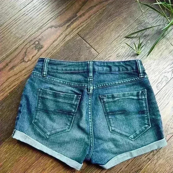 Forever 21 Women’s Blue Summer Casual Jean Denim Summer Fade Wash  Shorts 24 - Picture 5 of 7